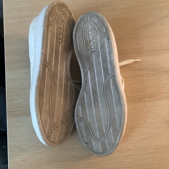 Addidas White Tennis Shoes 8.5 - Picture 4 of 4